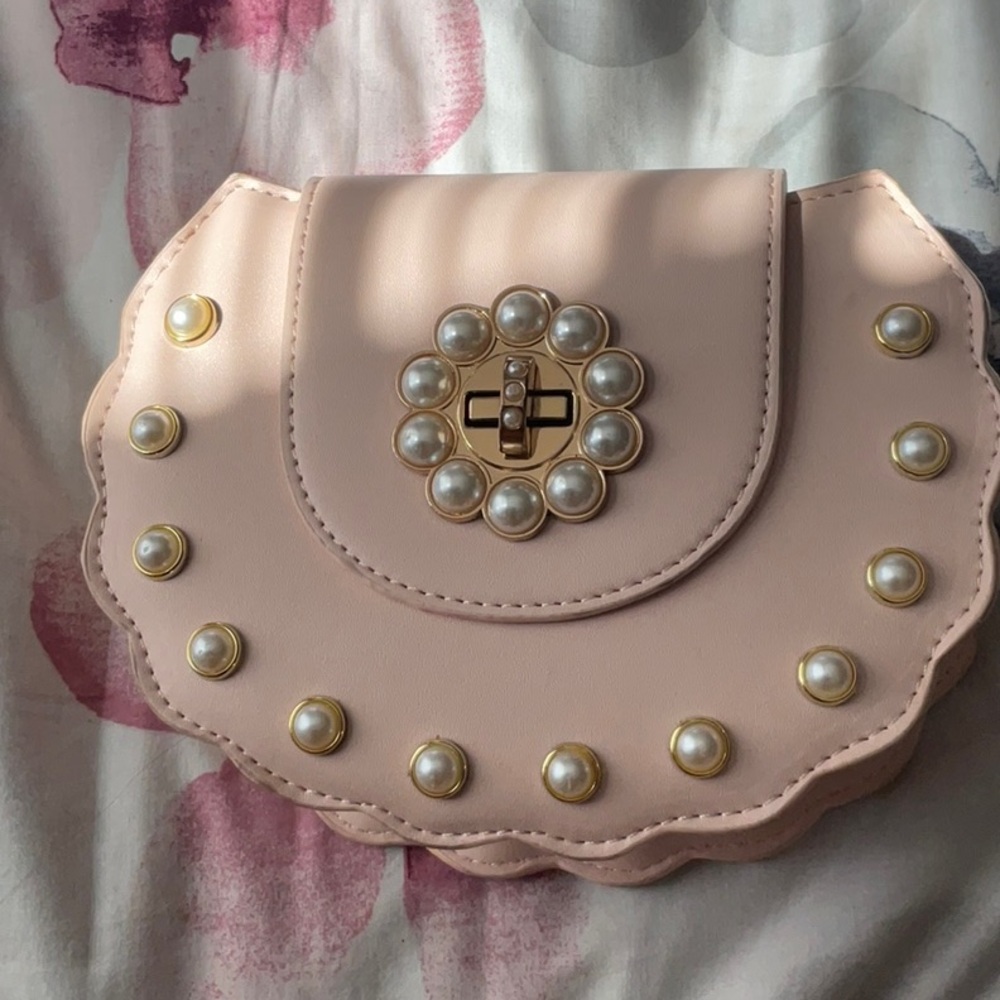 Elegant Pink Pearl-Embellished Women's Bag
